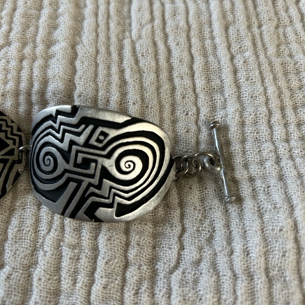 Alice Seely VTG Y2K Lead Free Pewter Tribal Link Bracelet Toggle Clasp Signed - Picture 2 of 12
